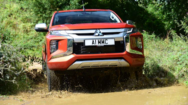 Mitsubishi L200 - full front