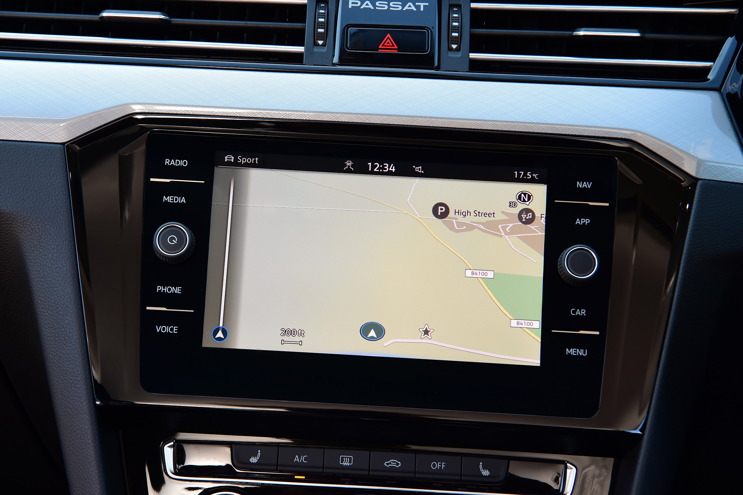 Volkswagen Passat - sat-nav