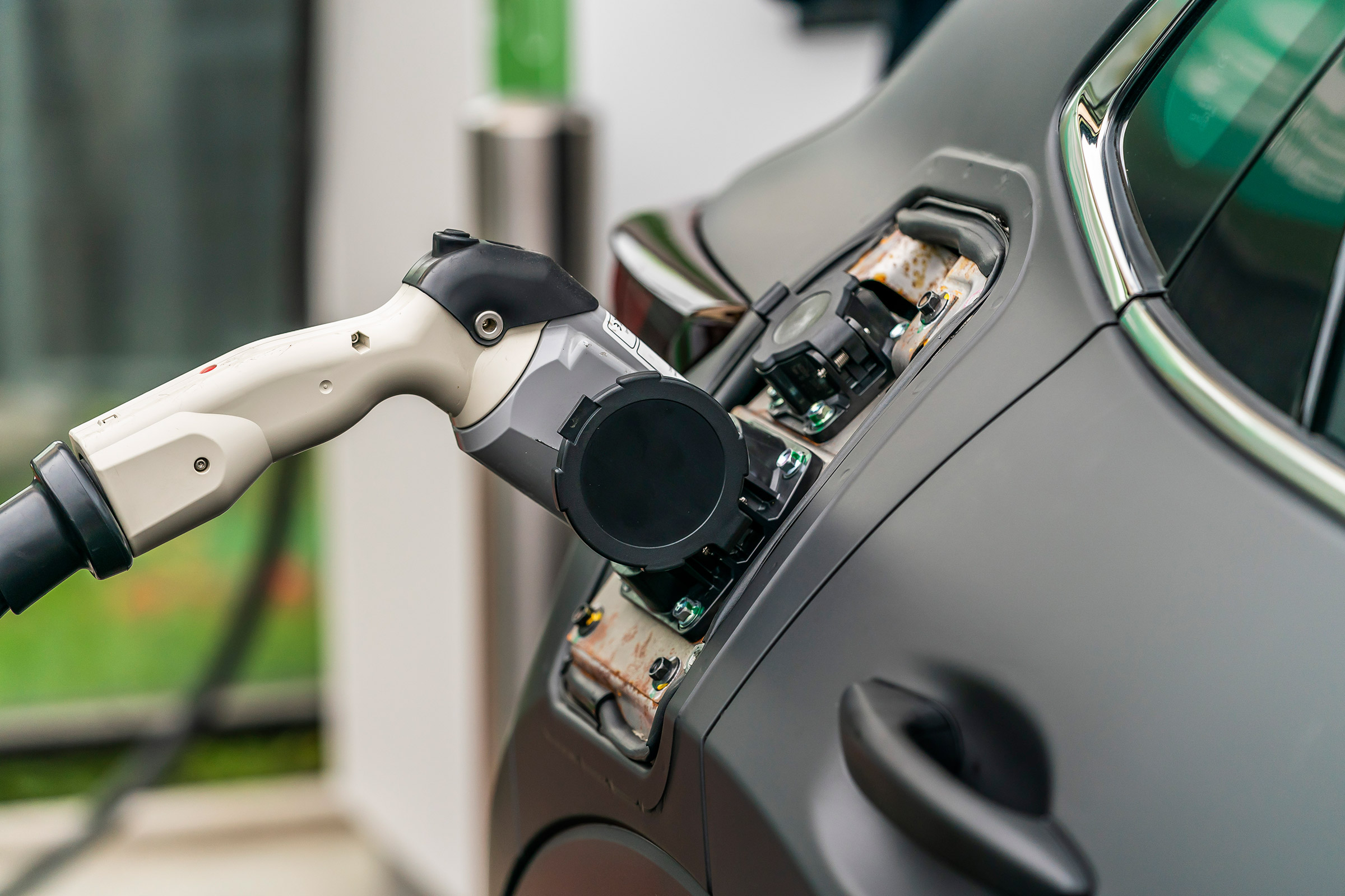 Mazda EV prototype - charging