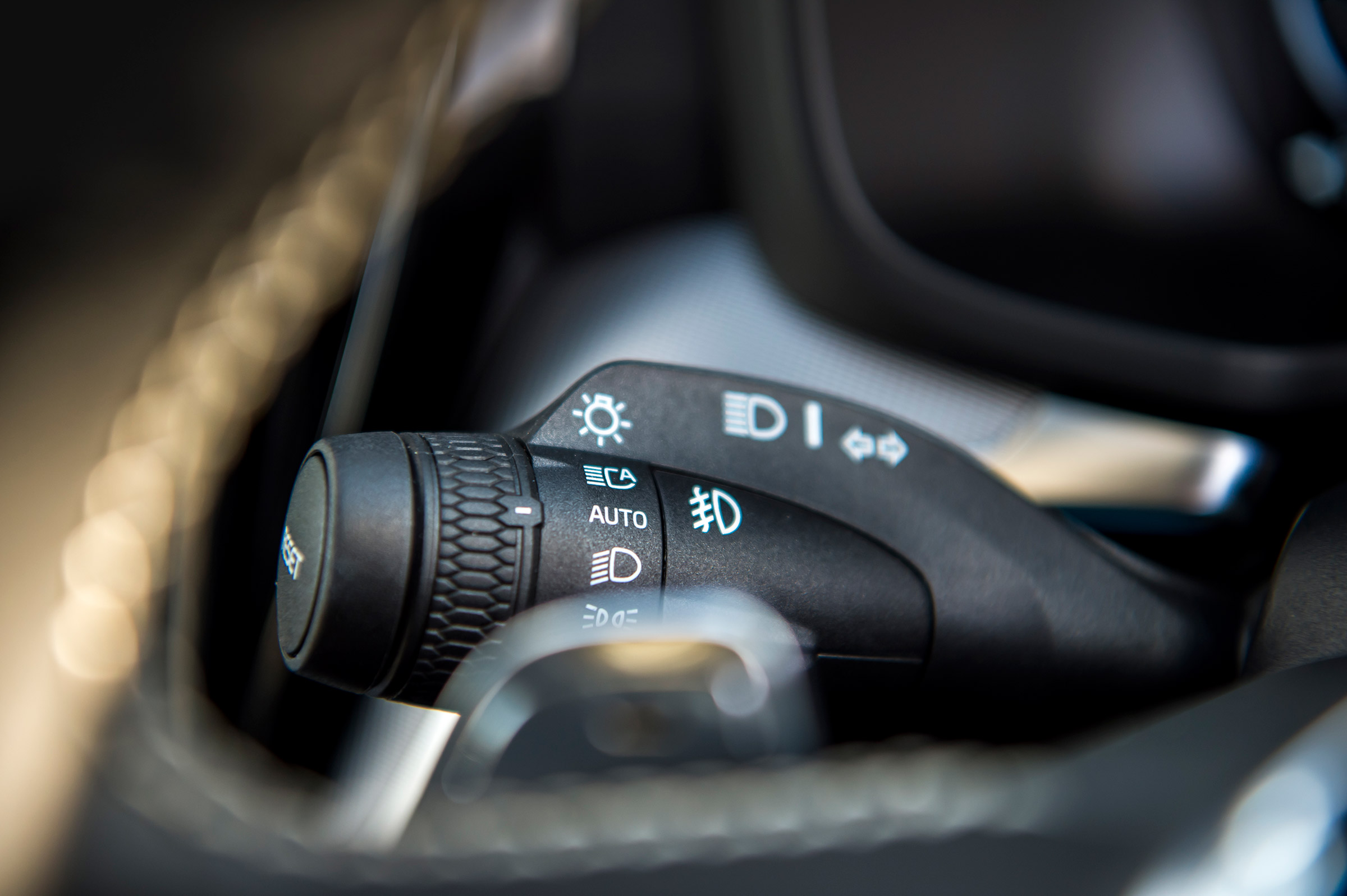 Volvo V60 T8 Twin Engine - stalk
