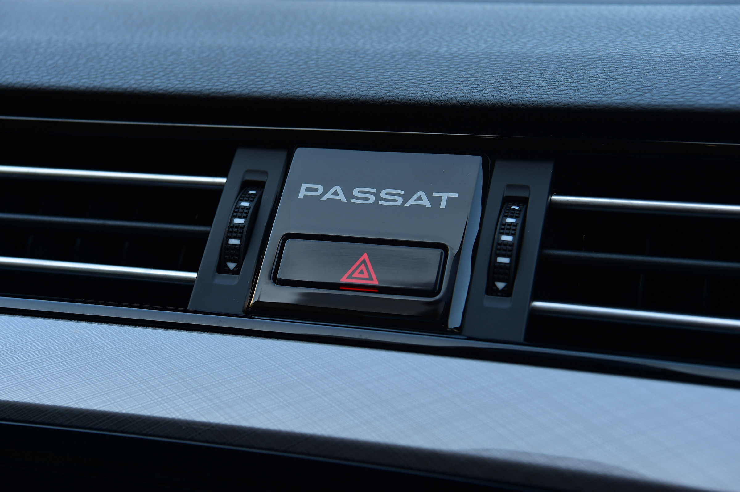 Volkswagen Passat - Passat branding