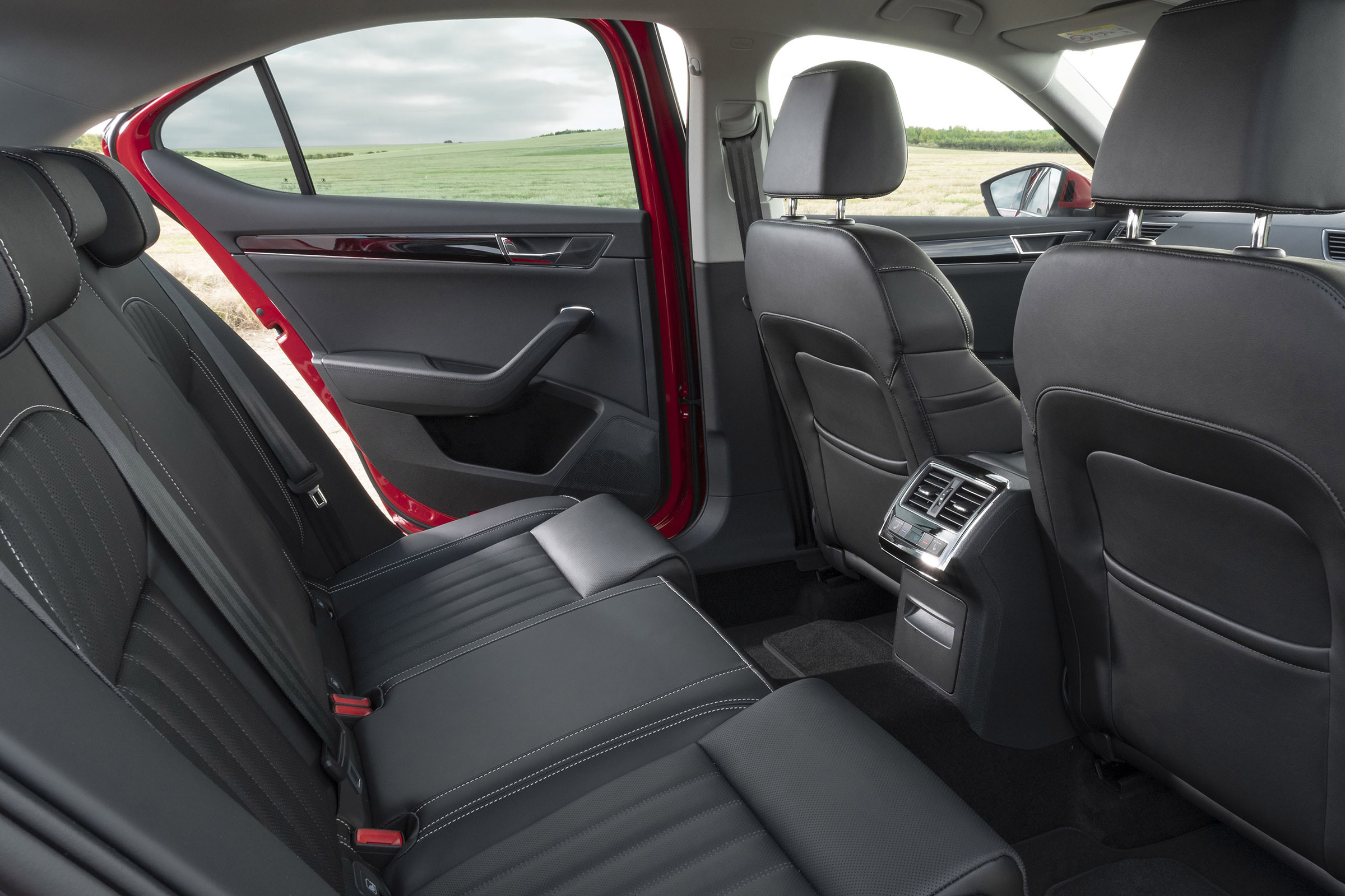 Skoda Superb - rear seats