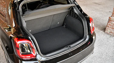 Fiat 500 X Sport - boot