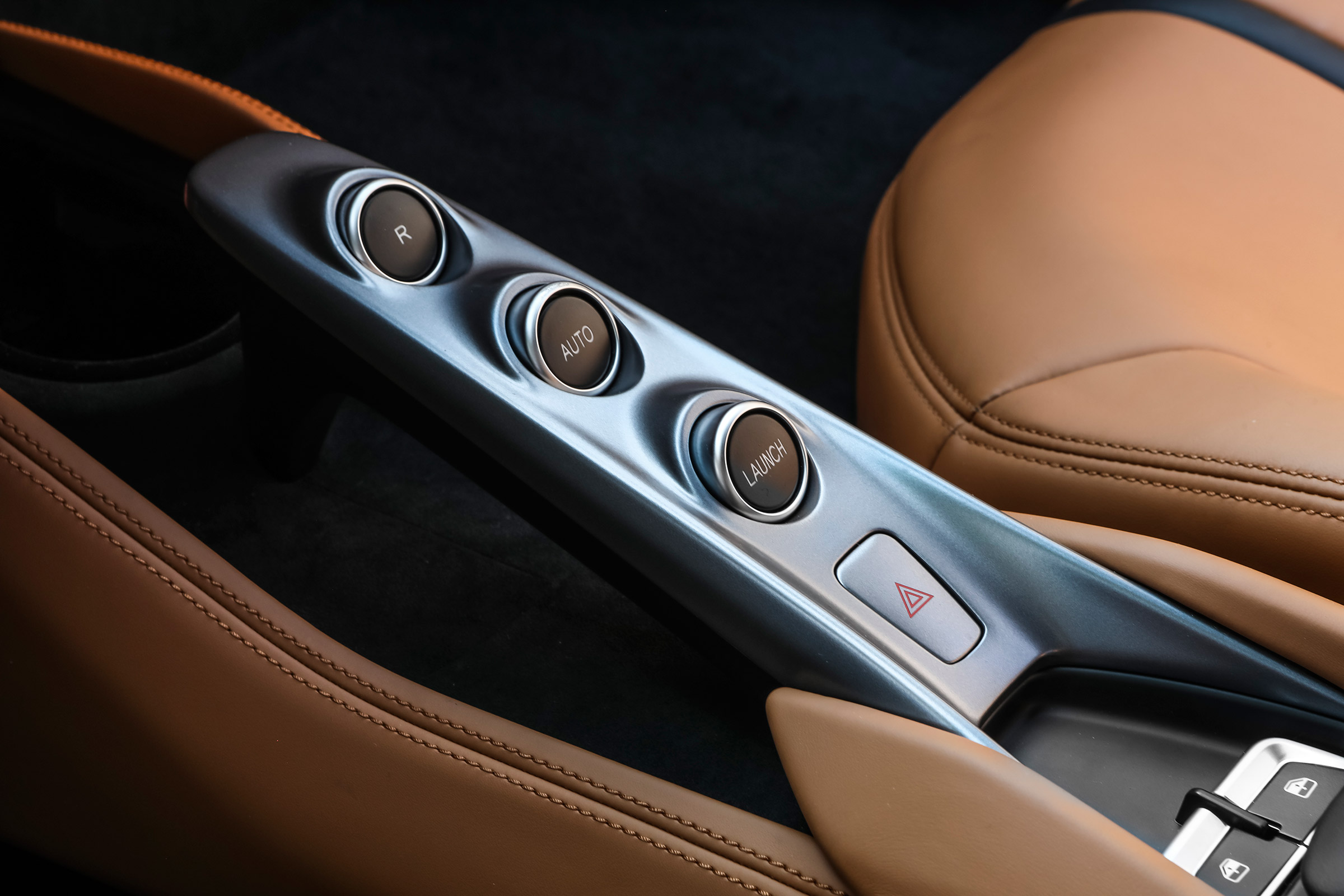 Ferrari F8 Tributo - centre console