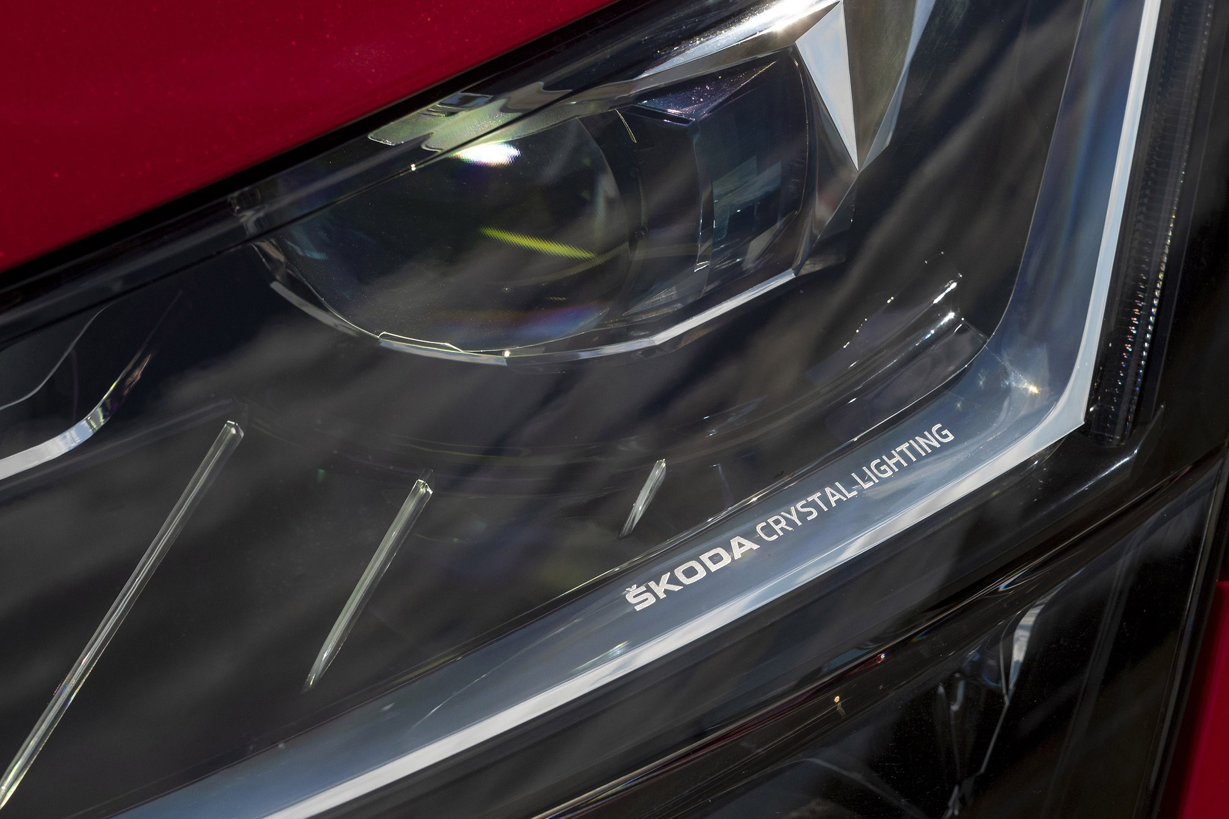 Skoda Superb - front lights