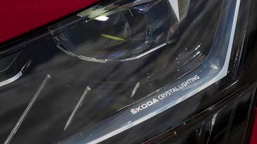 Skoda Superb - front lights