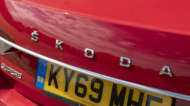 Skoda Superb - Skoda badge