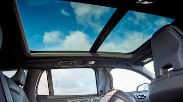 Volvo V60 T8 Twin Engine - panoramic roof