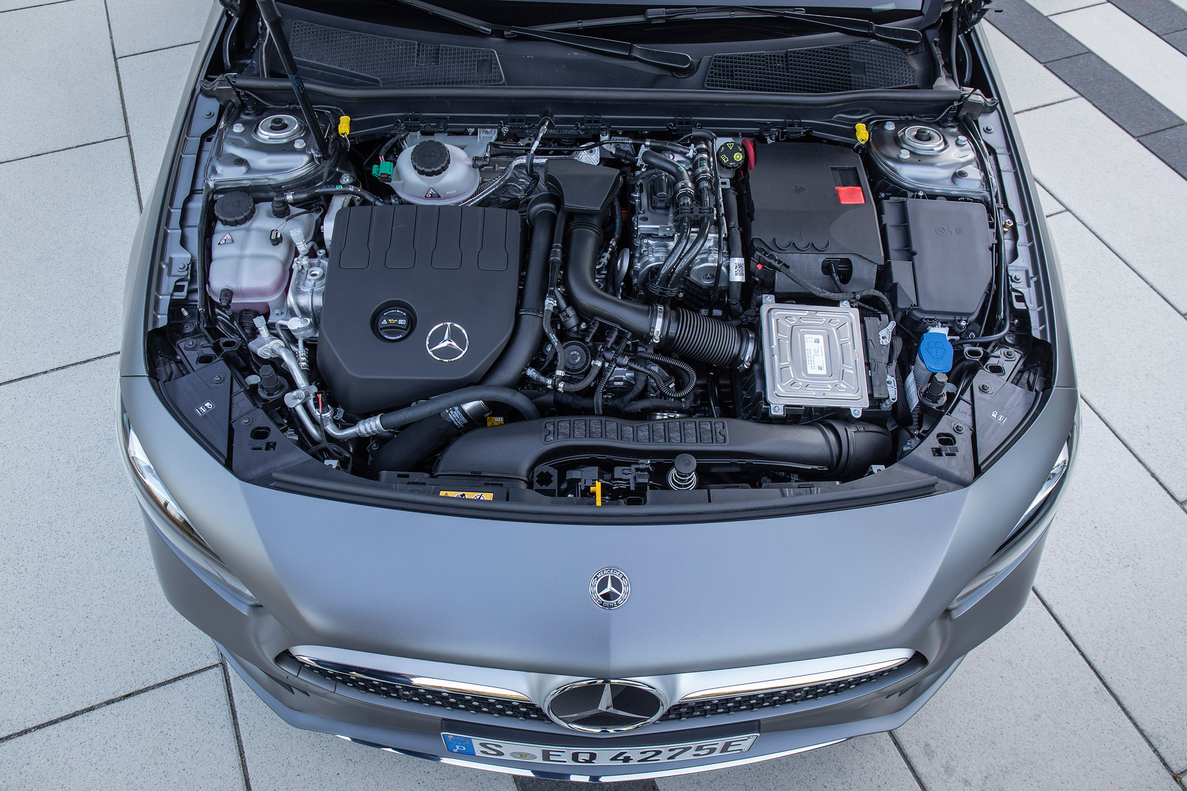 Mercedes A 250 e - engine