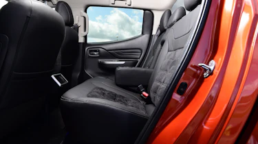 Mitsubishi L200 - rear seats