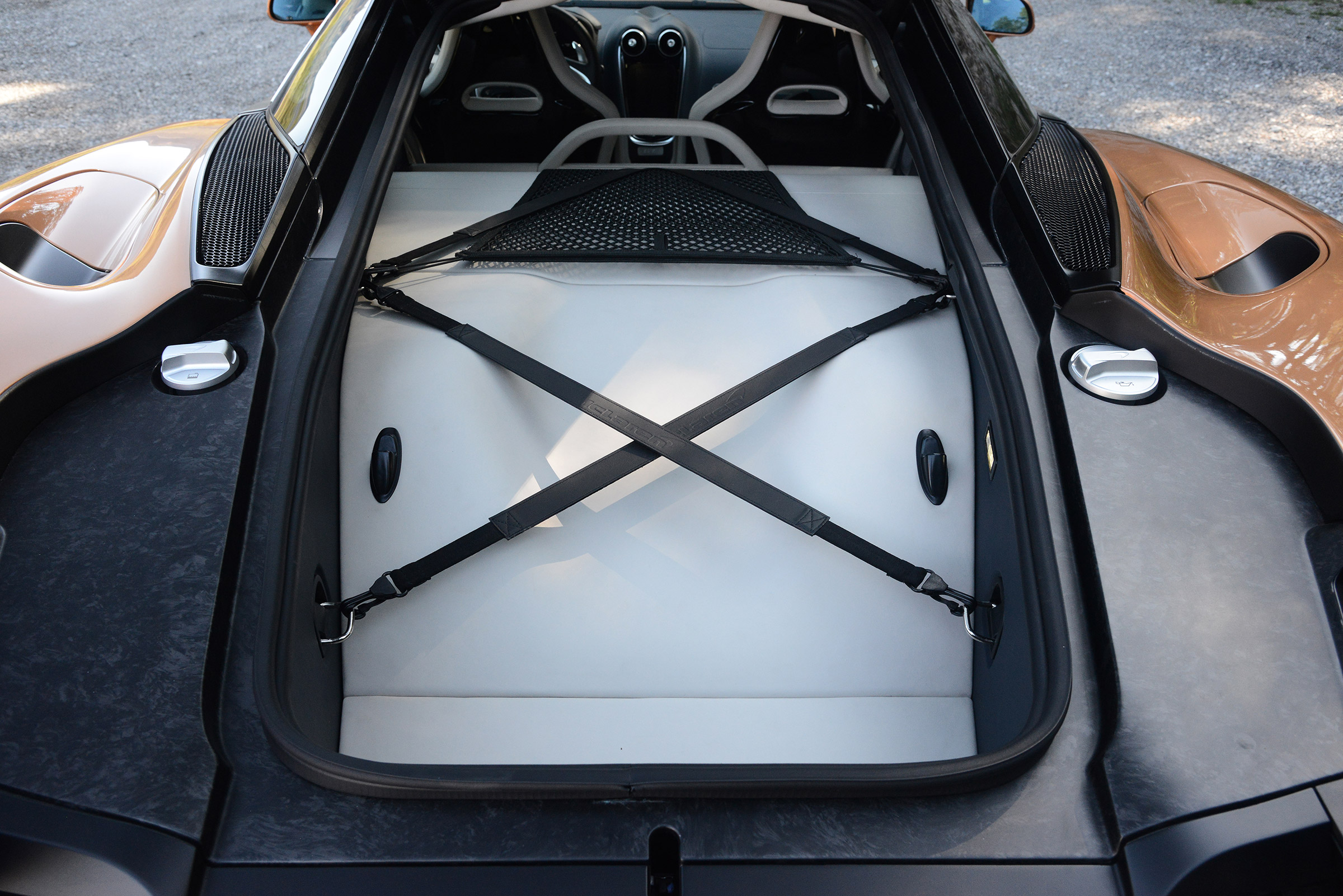McLaren GT - boot
