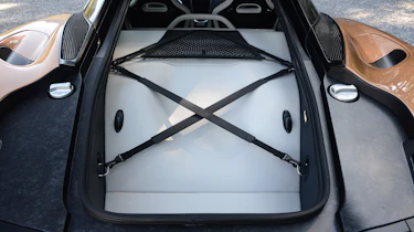 McLaren GT - boot