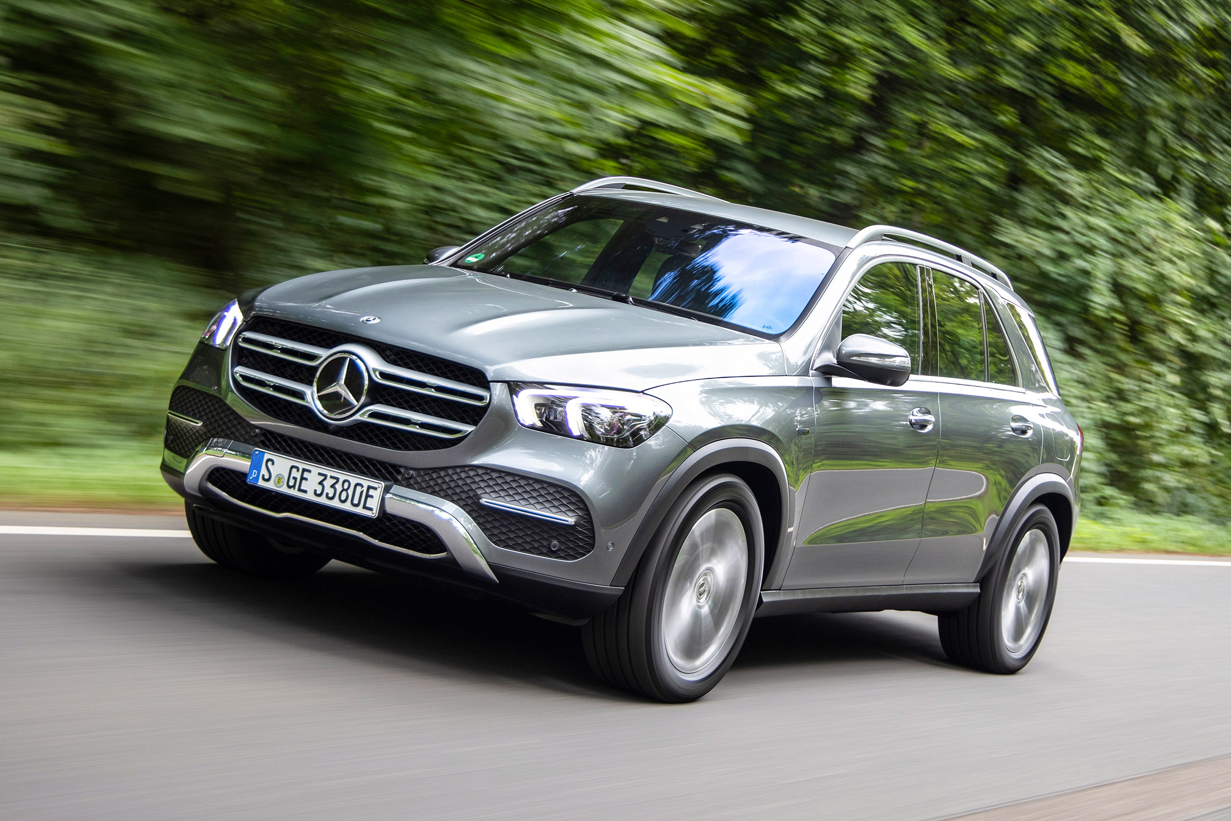 Mercedes GLE 350 de - front action