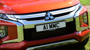 Mitsubishi L200 - grille