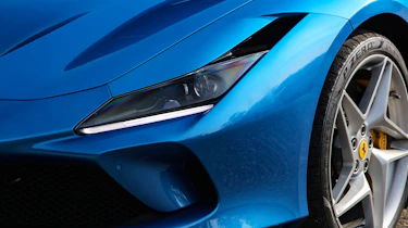 Ferrari F8 Tributo - front light
