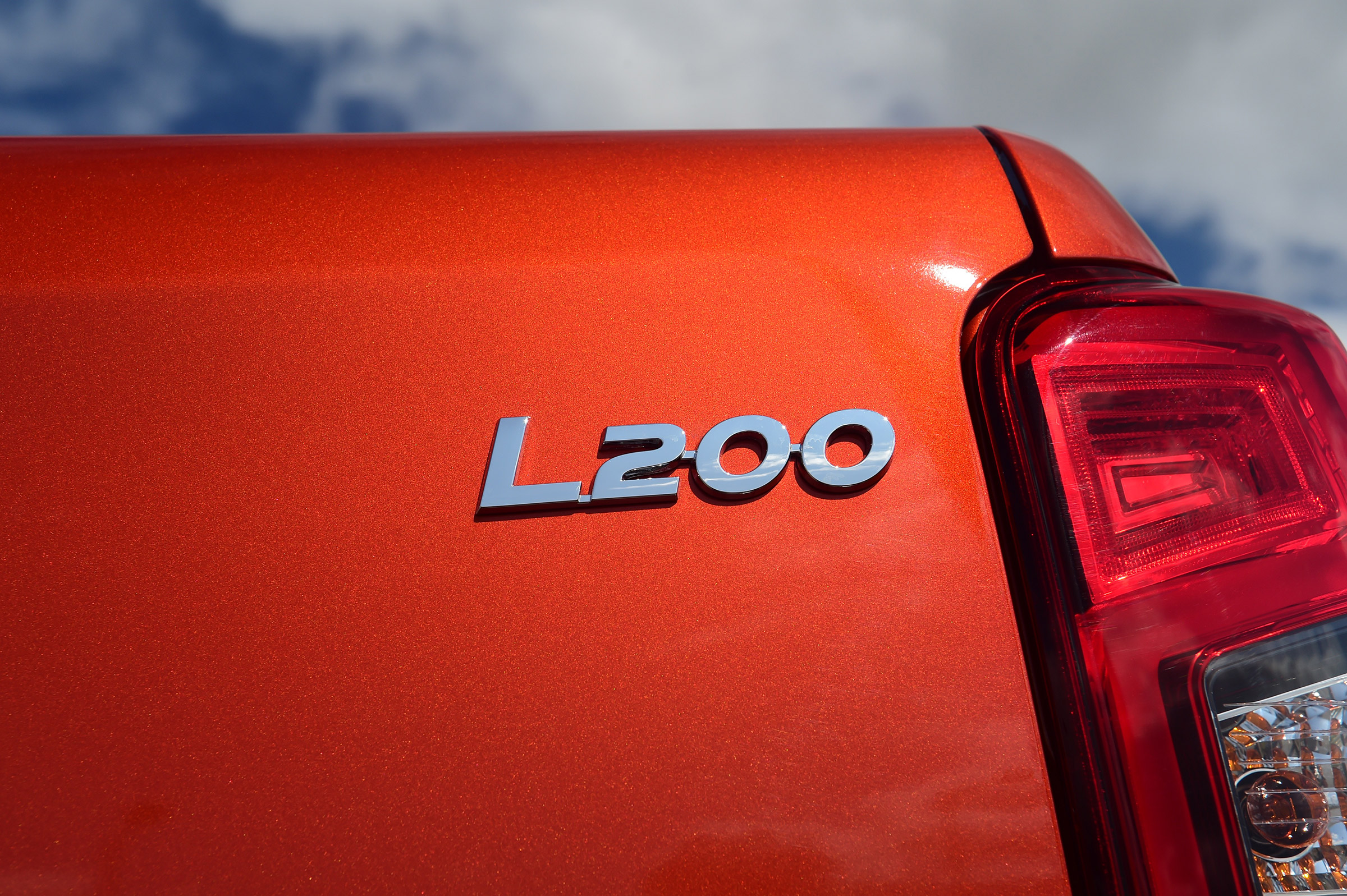 Mitsubishi L200 - L200 badge