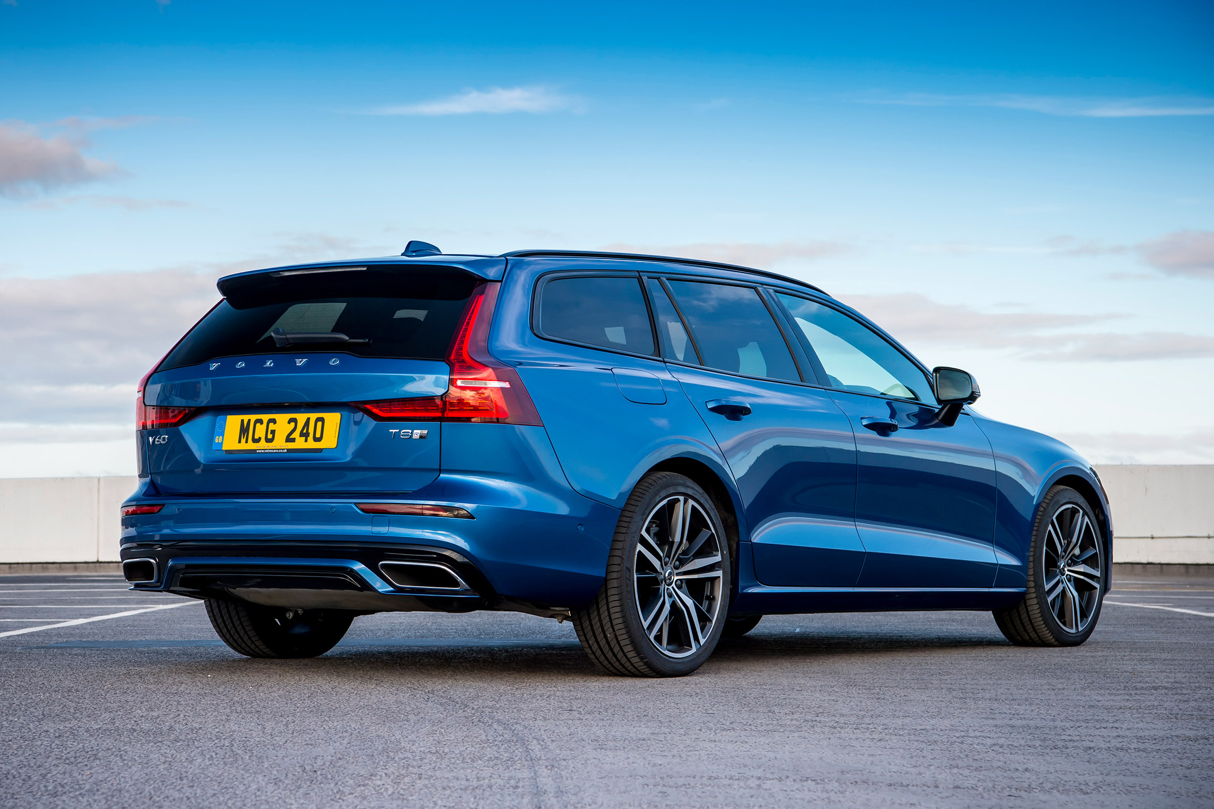 Volvo V60 T8 Twin Engine - rear static