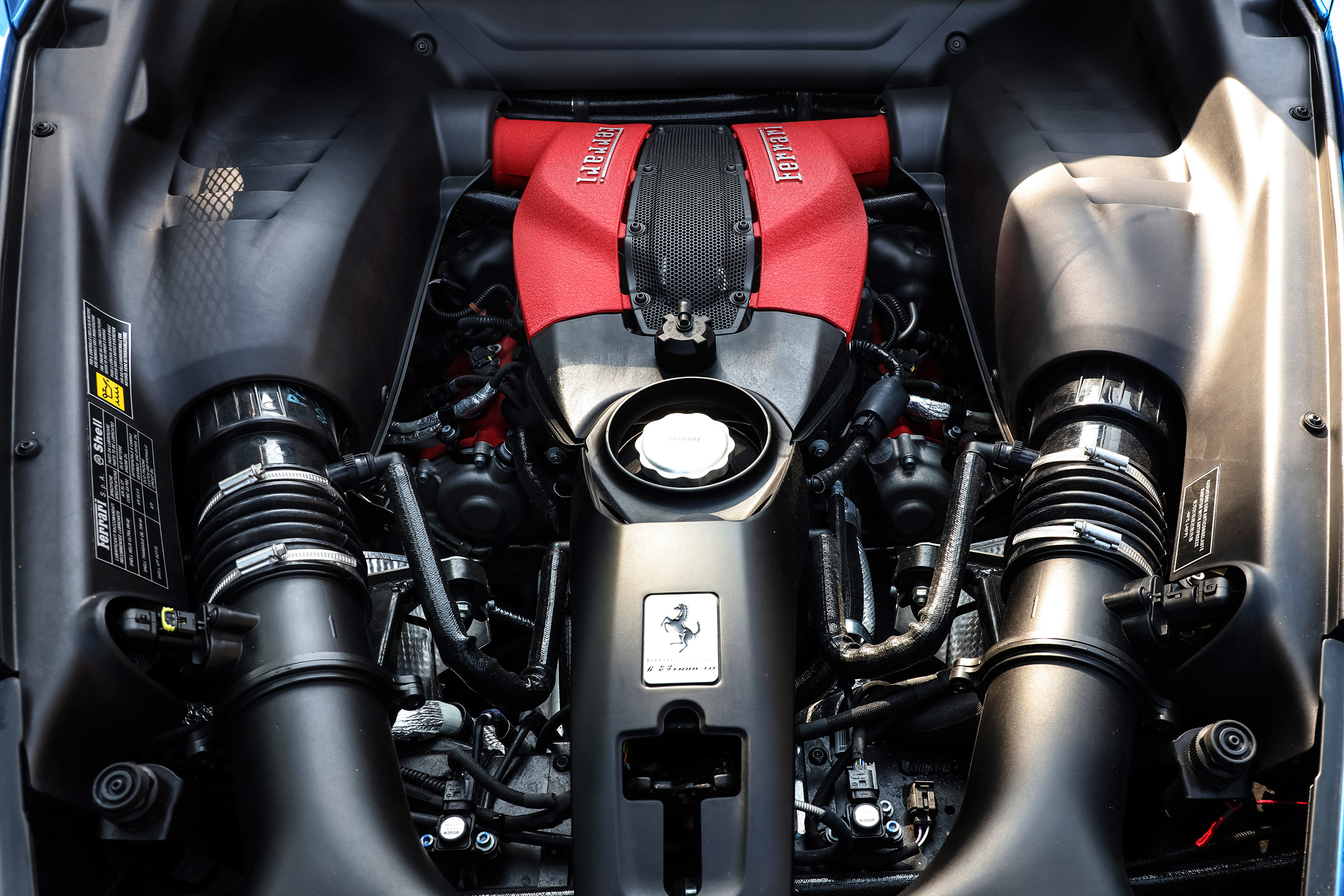 Ferrari F8 Tributo - engine