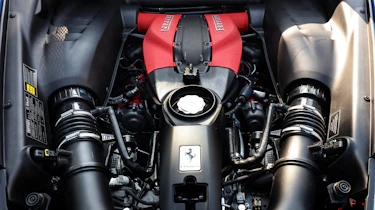 Ferrari F8 Tributo - engine