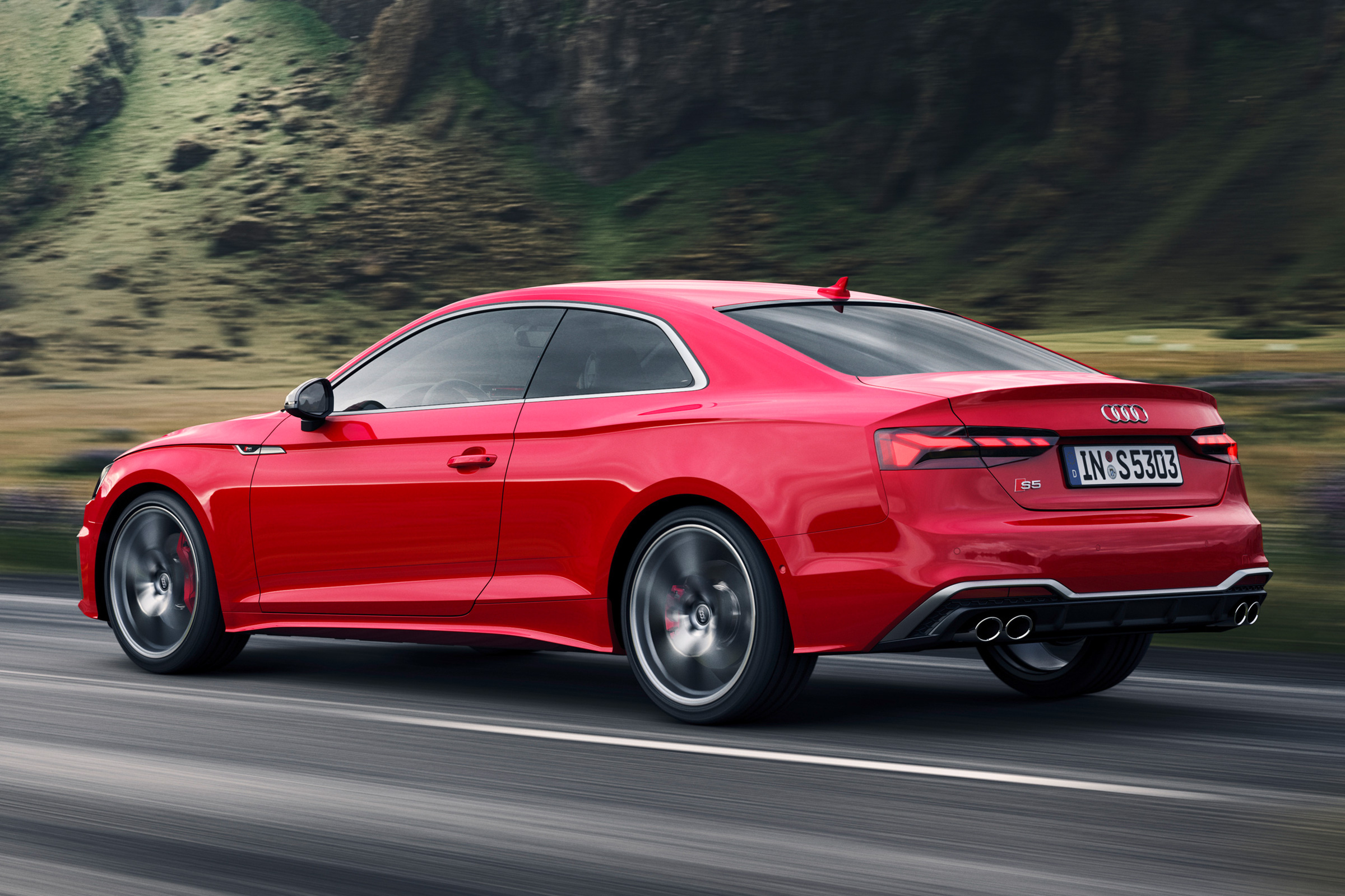 2019 Audi S5 - rear tracking