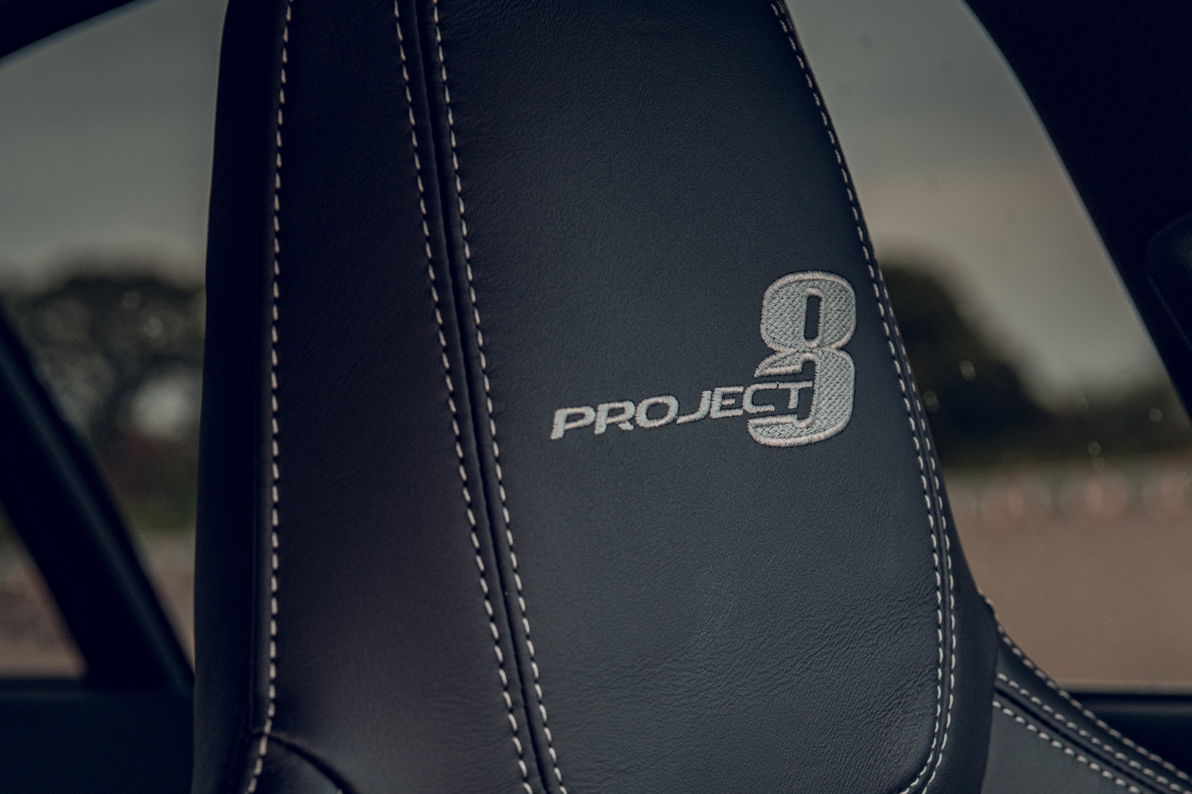 Jaguar XE Project 8 - seat