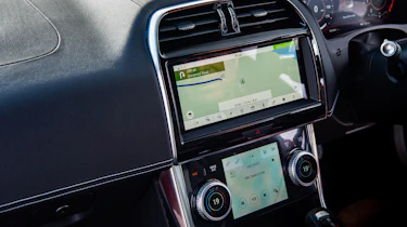Jaguar XE P300 Long termer - interior