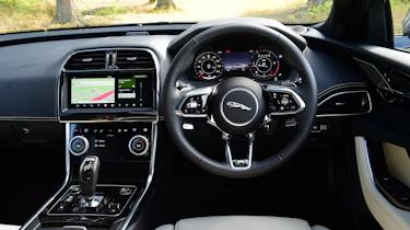 Jaguar XE -interior