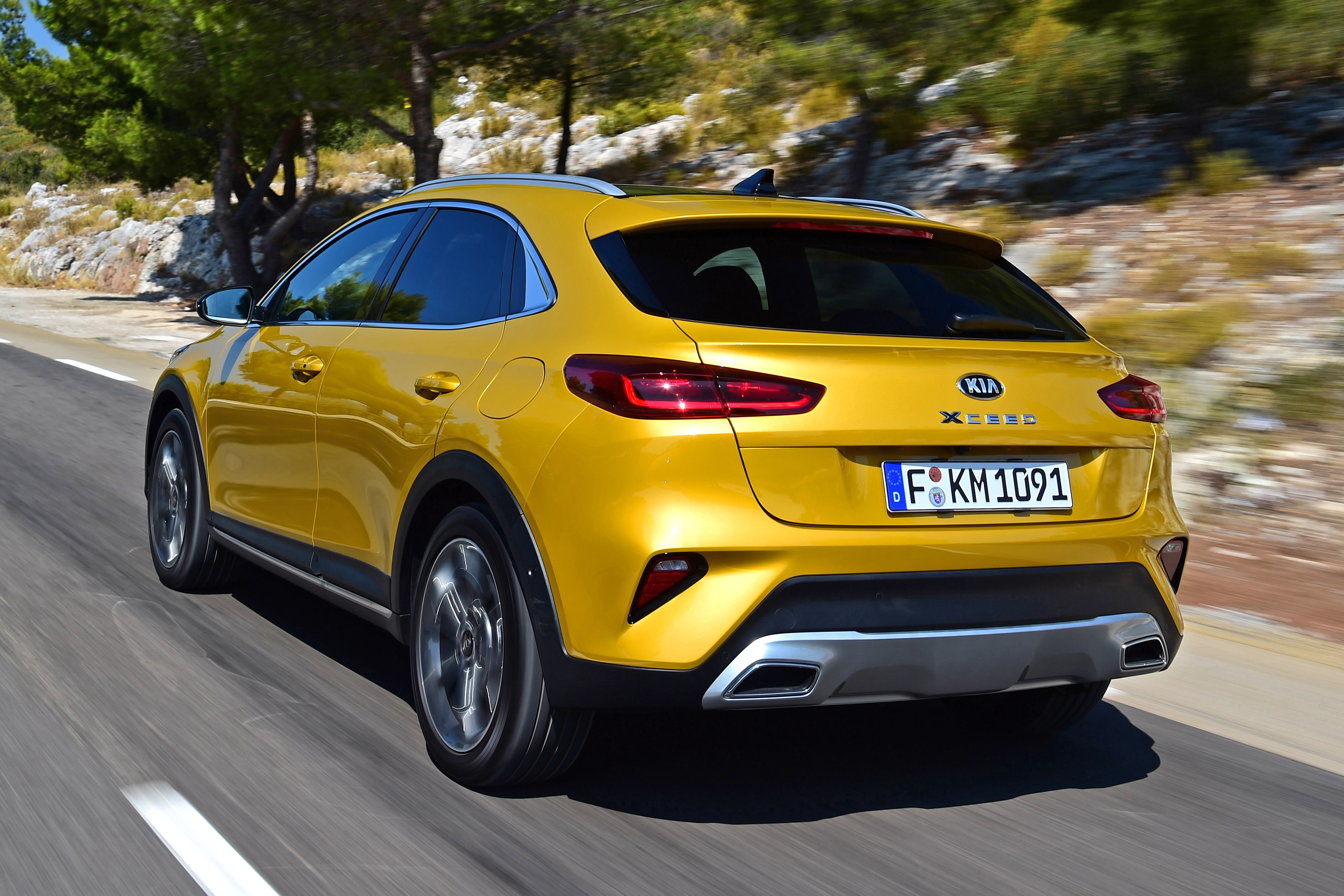 Kia XCeed - rear tracking