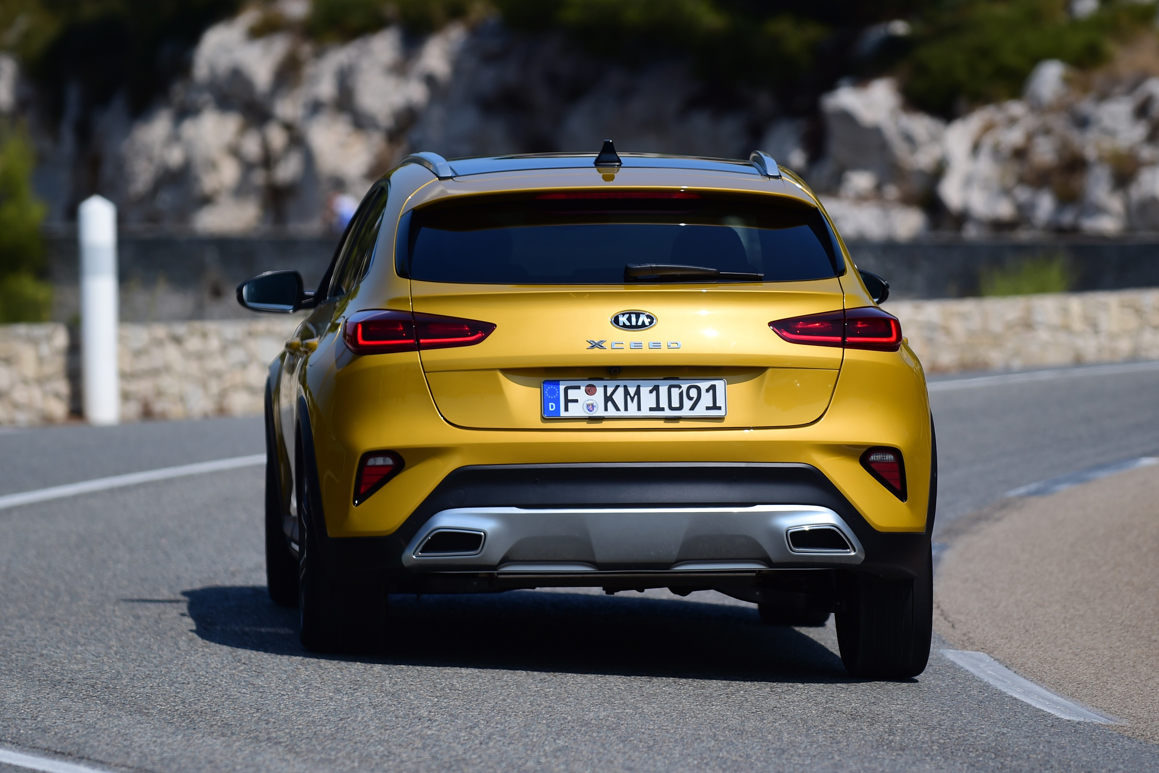 Kia XCeed - rear cornering