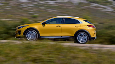 Kia XCeed - side shot