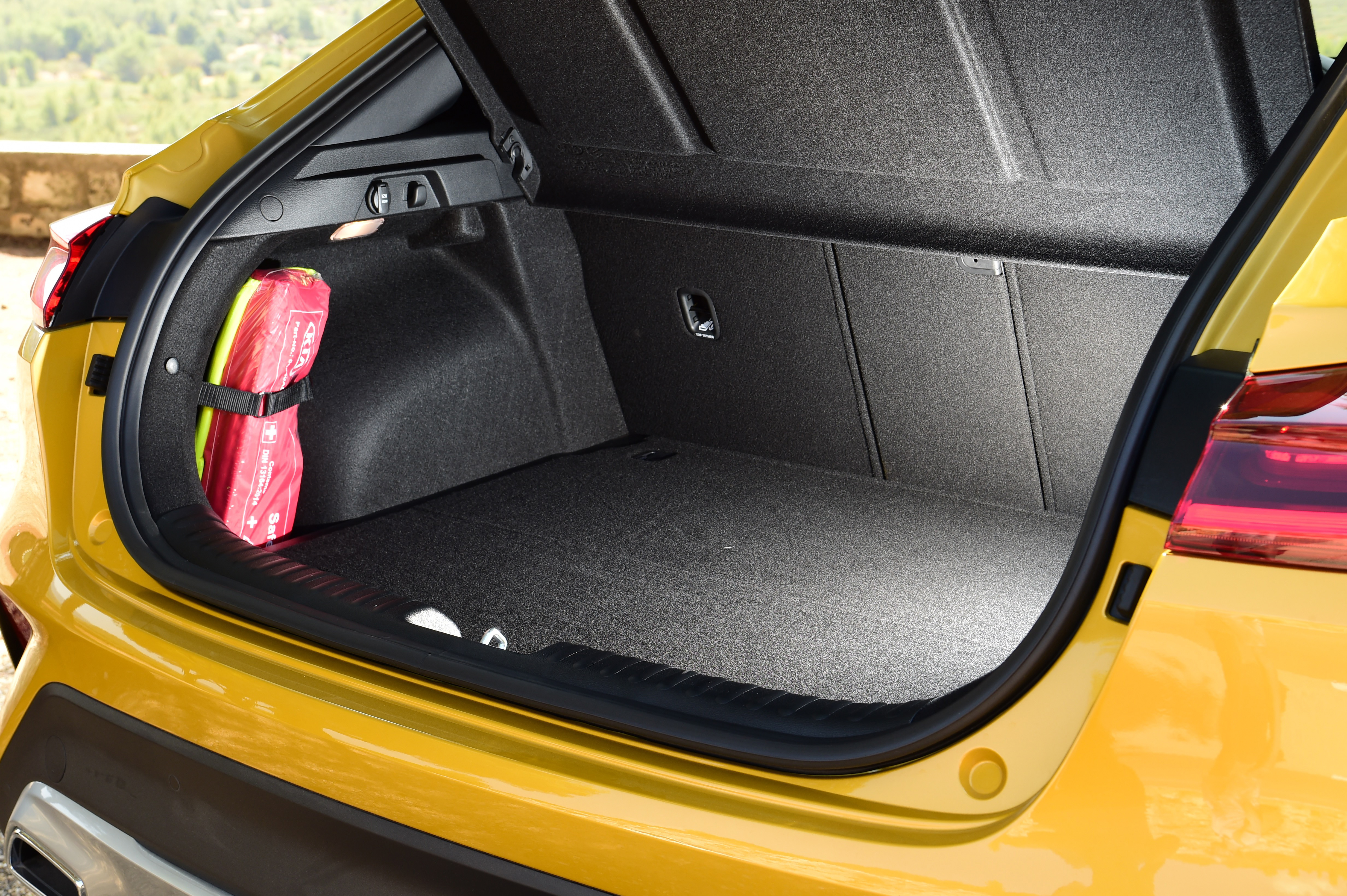 Kia XCeed - boots