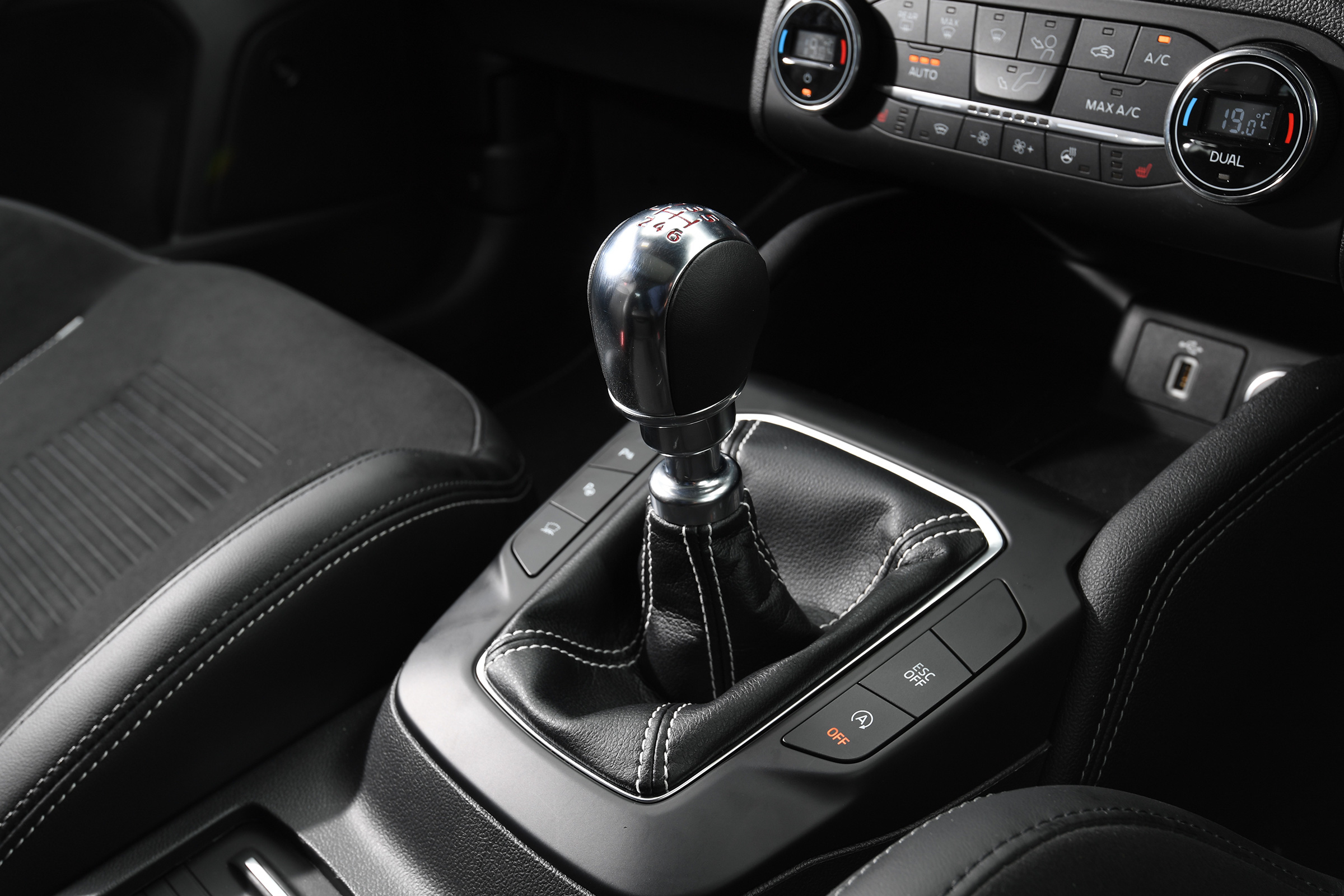 Ford Focus ST - gear lever