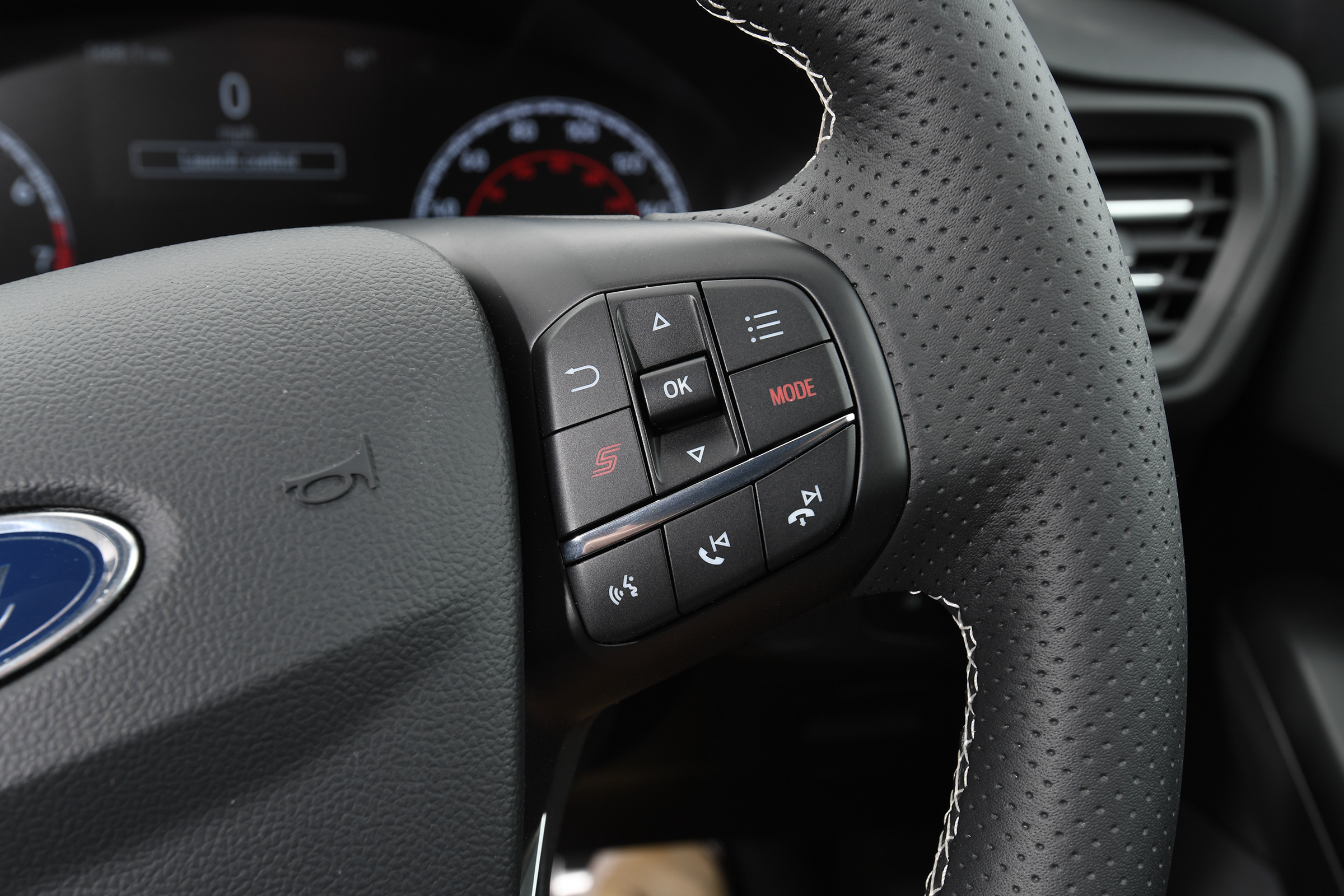 Ford Focus ST - steering wheel