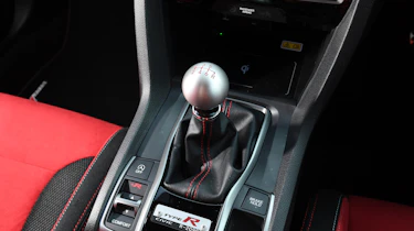Honda Civic Type R - gear