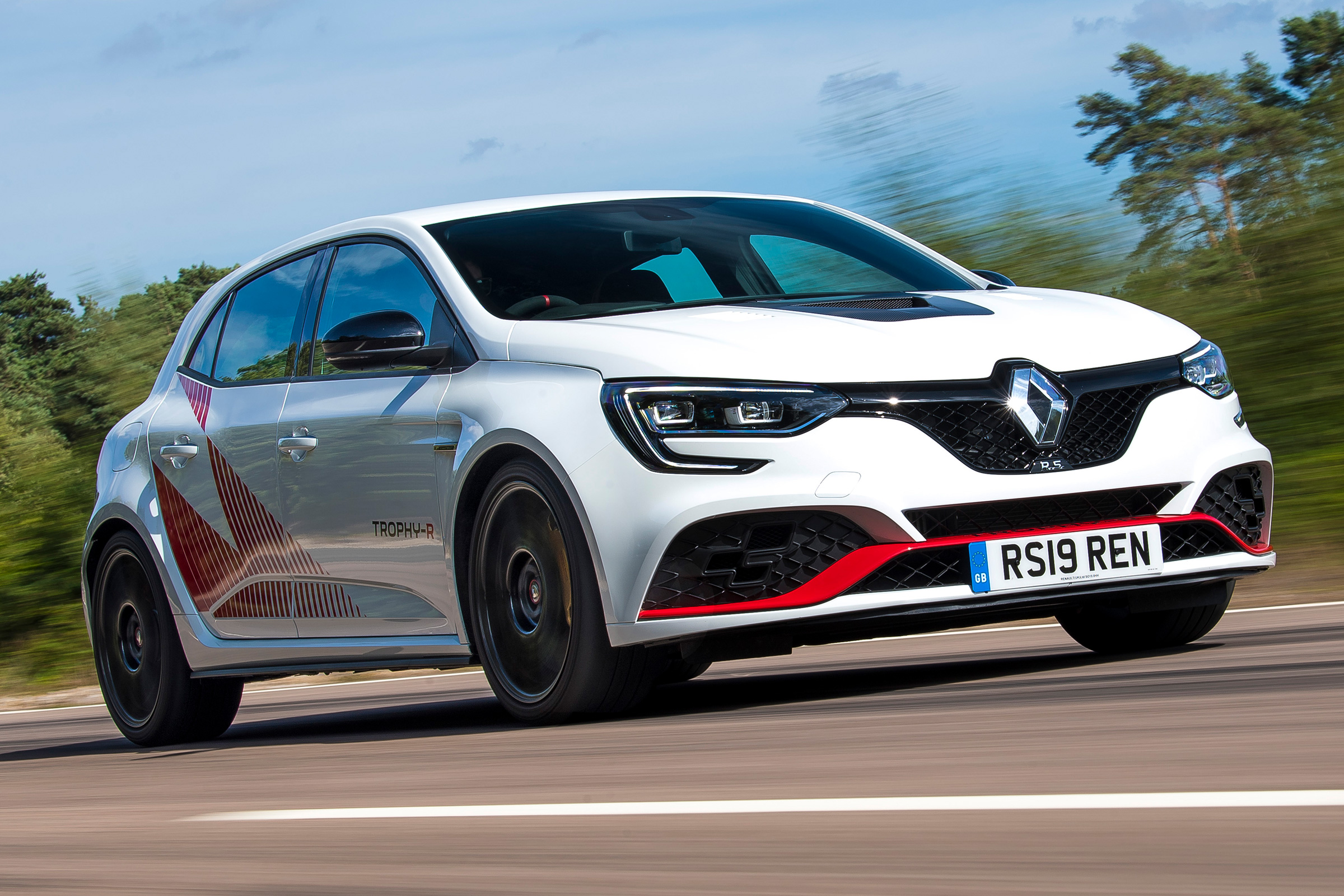 Renault Megane R.S. Trophy-R - front tracking