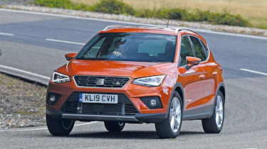 SEAT Arona - cornering