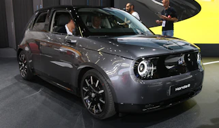 Honda e - front