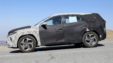 Hyundai Tucson spy - side