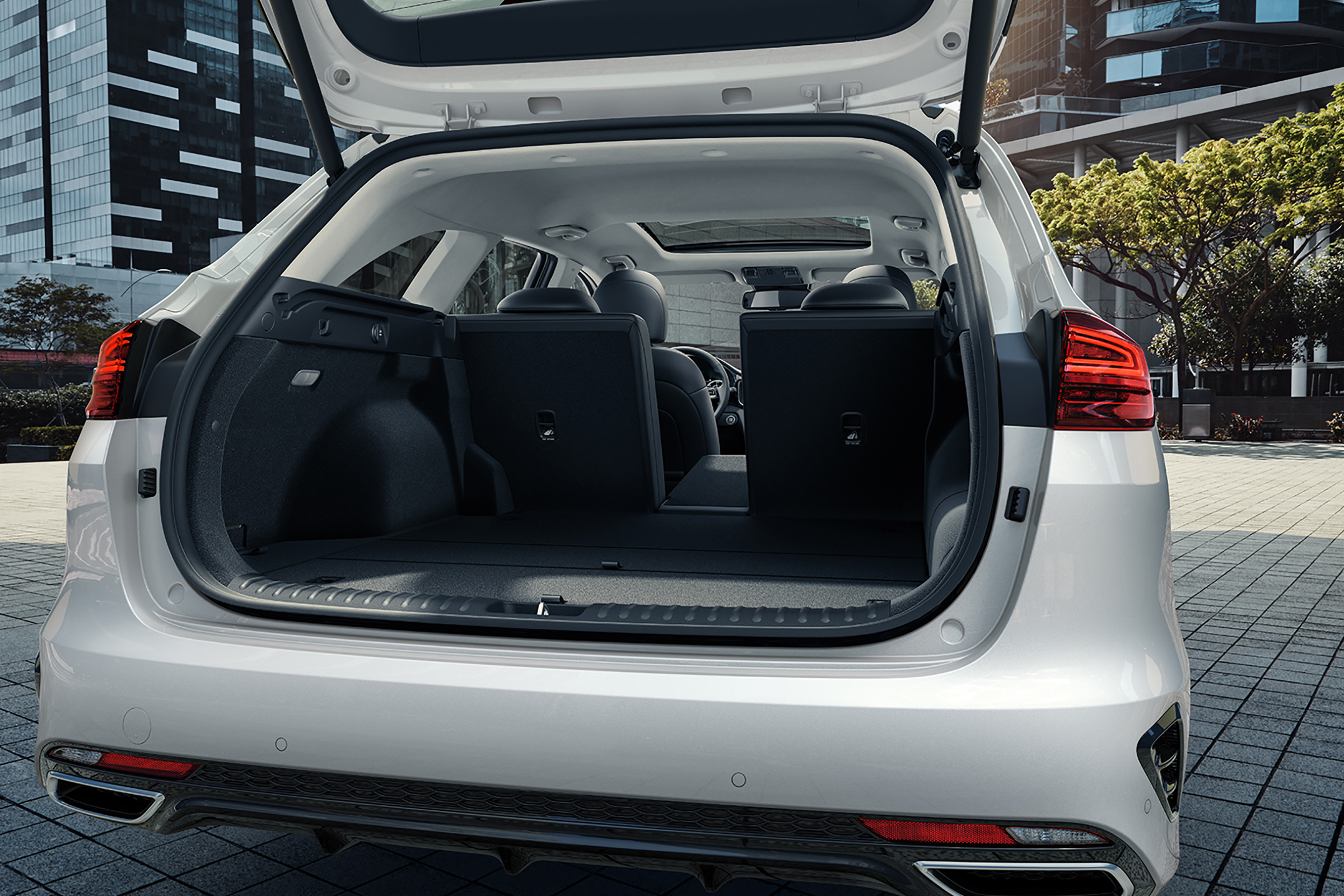 Kia Ceed Sportswagon PHEV - boot