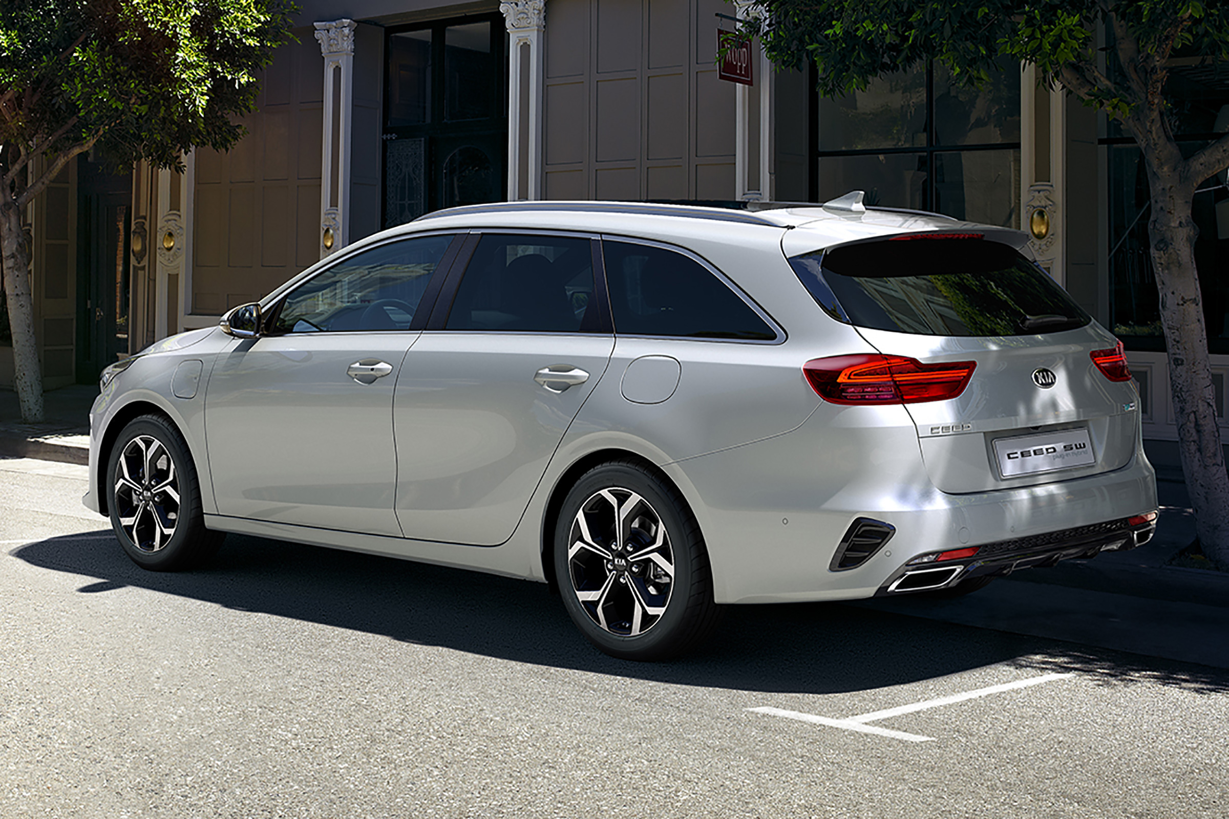 Kia Ceed Sportswagon PHEV - rear 3/4 static 