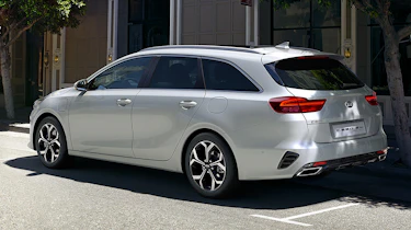 Kia Ceed Sportswagon PHEV - rear 3/4 static