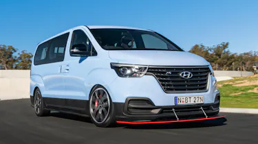 Hyundai i800 N Drift Bus - front