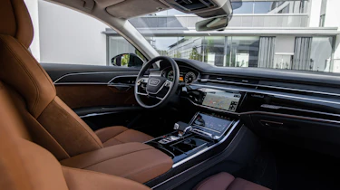Audi A8 60 TFSI e - dash