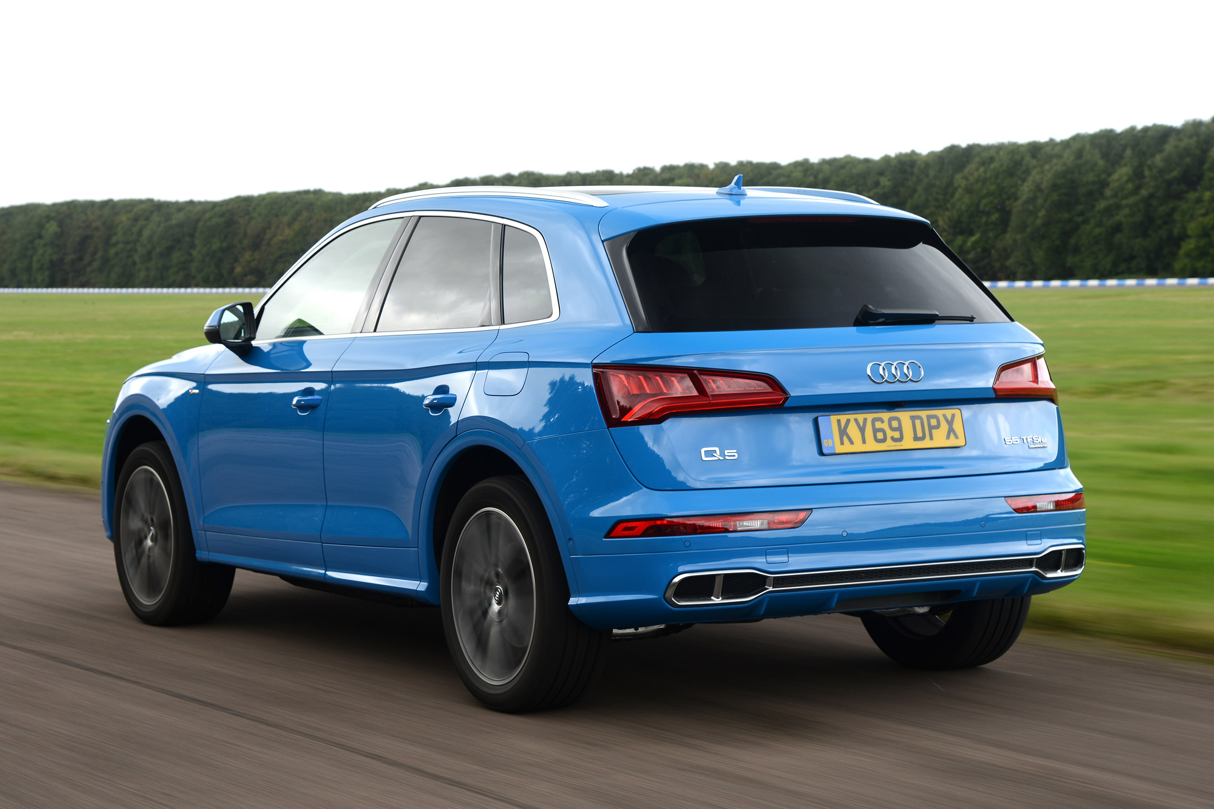 Audi Q5 TFSI e - rear
