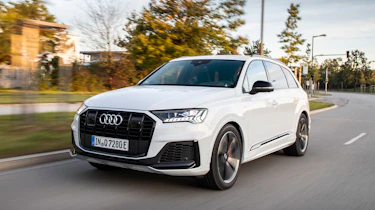 Audi Q7 60 TFSI e - front tracking