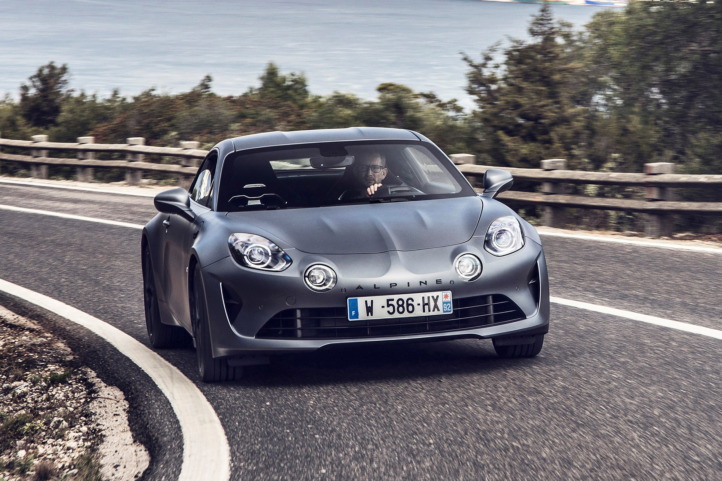 Alpine A110S - front panning