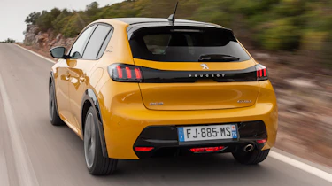 Peugeot 208 - rear tracking
