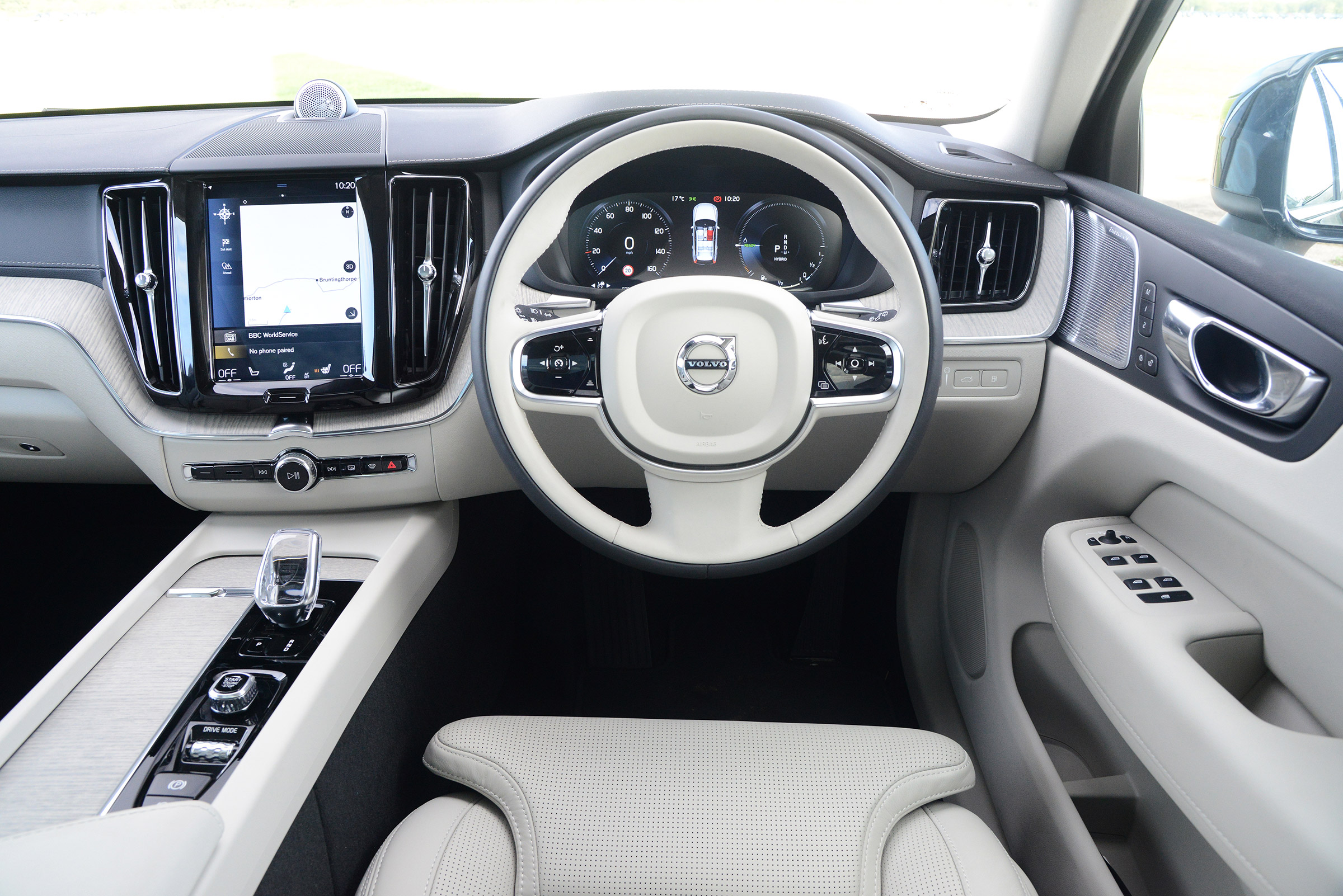 Volvo XC60 T8 - dash