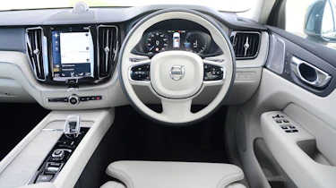 Volvo XC60 T8 - dash