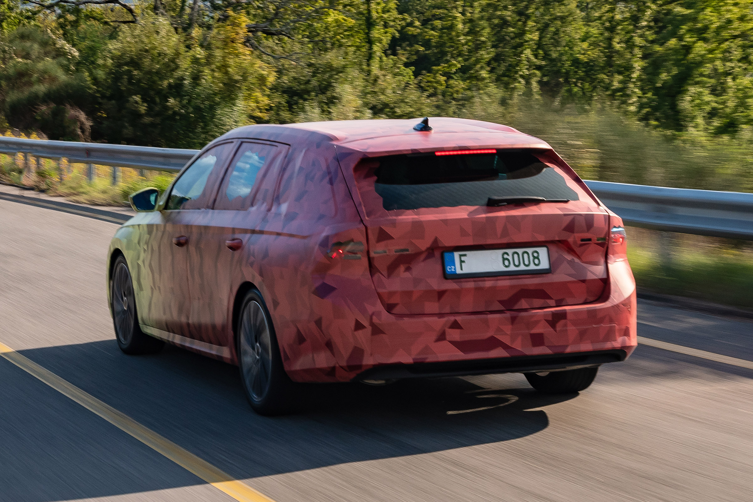 Skoda Octavia Estate prototype - rear tracking